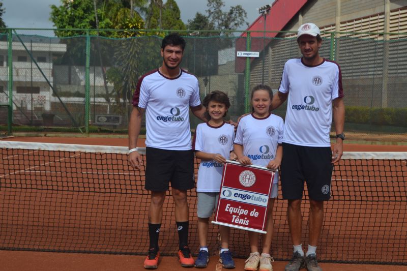 TENISTAS DA ASSOCIAÇÃO ATLÉTICA ARARENSE / ENGETUBO E O TÉCNICO SÃO CONVOCADOS PARA A SELEÇÃO PAULISTA DE TÊNIS PARA A COPA DAS FEDERAÇÕES EM UBERLÂNDIA