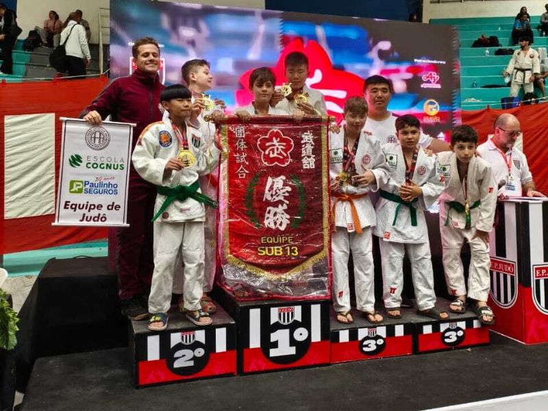 Associação Atlética Ararense/Escola Cognus/JP Paulinho Seguros disputa Torneio Budokan de Judô em Itapecerica da Serra